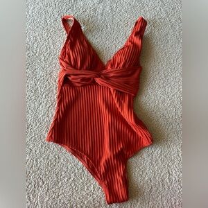 Cupshe Rust Orange Ribbed One-Piece Swimsuit – Size M – NWT